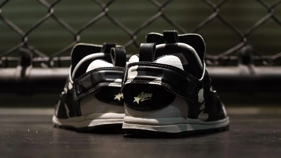 A BATHING APE® x mita sneakers Reebok VERSA PUMP FURY 